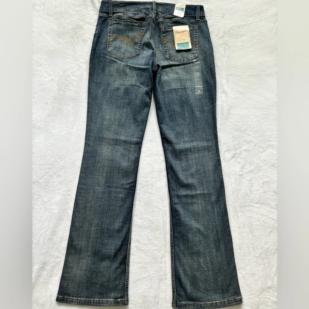 WRANGLER Classic Mid Rise Bootcut Blue Jeans--NWT—15 - Picture 4 of 14
